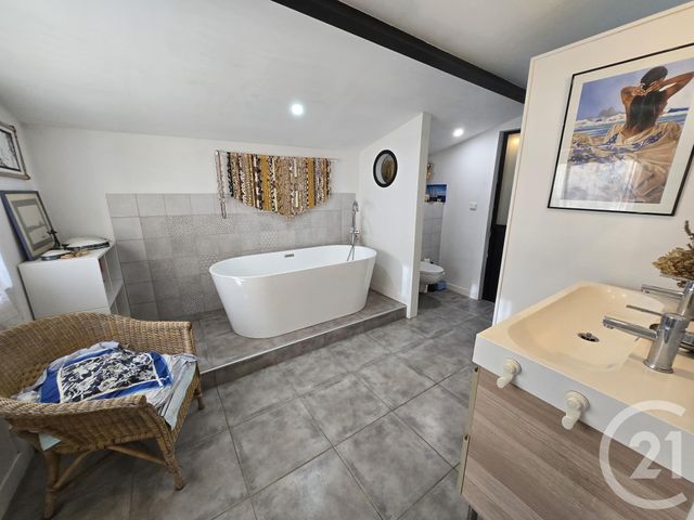 maison à vendre - 7 pièces - 333.65 m2 - JAU DIGNAC ET LOIRAC - 33 - AQUITAINE - Century 21 Agence Biran