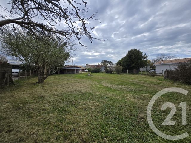 terrain à vendre - 780.0 m2 - VENDAYS MONTALIVET - 33 - AQUITAINE - Century 21 Agence Biran