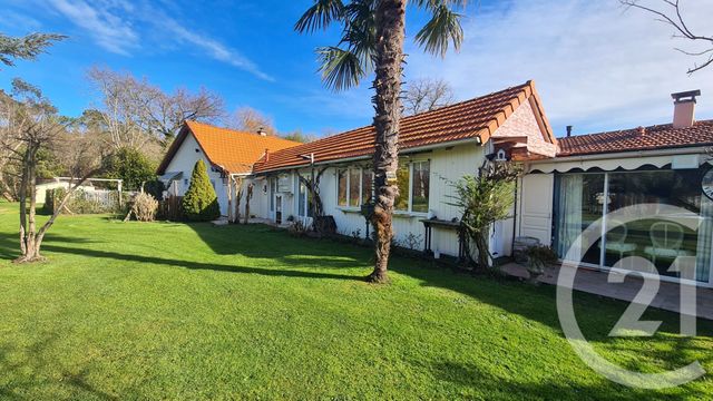 maison à vendre - 10 pièces - 242.25 m2 - VENDAYS MONTALIVET - 33 - AQUITAINE - Century 21 Agence Biran
