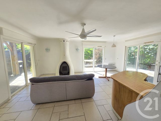 Afficher la photo en grand maison à vendre - 4 pièces - 74.0 m2 - VENDAYS MONTALIVET - 33 - AQUITAINE - Century 21 Agence Biran