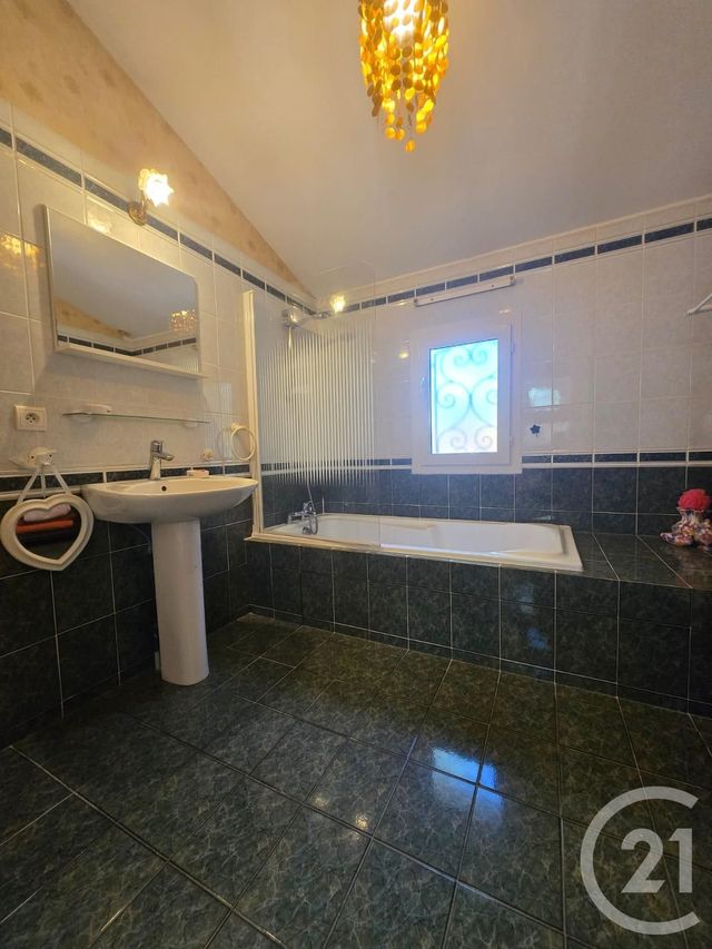 Afficher la photo en grand maison à vendre - 6 pièces - 150.69 m2 - VENDAYS MONTALIVET - 33 - AQUITAINE - Century 21 Agence Biran