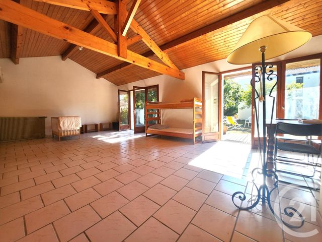 maison à vendre - 7 pièces - 220.13 m2 - VENDAYS MONTALIVET - 33 - AQUITAINE - Century 21 Agence Biran